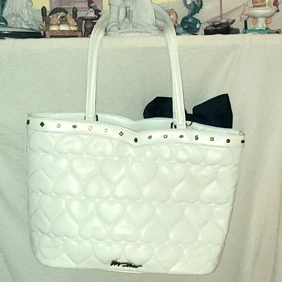 NWOT Betsey Johnson Women's Icon Stud  Off White Tote Bag w/Removable Black Bow - Picture 2 of 15